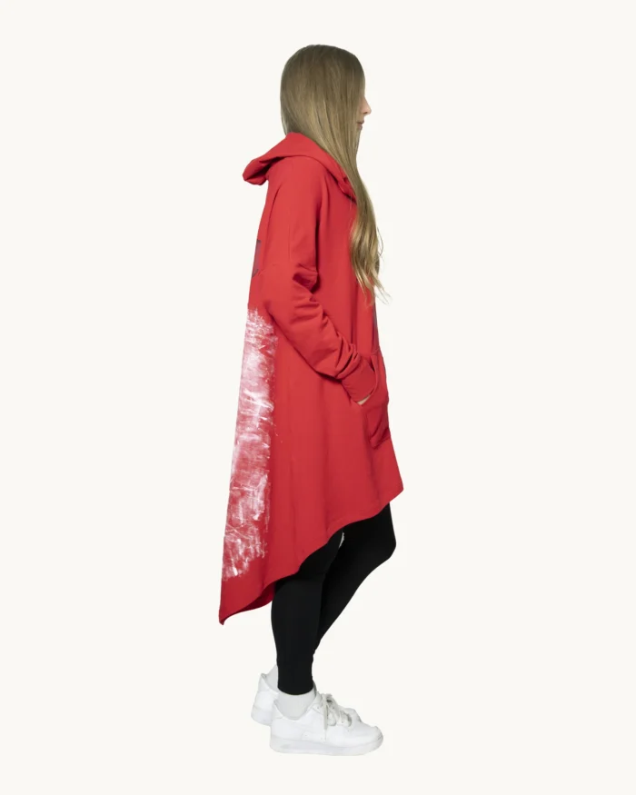 Ręcznie malowana bluza z kapturem oversize w kolorze czerwonym - widok od tyłu na wzór Banksy "There is always hope".