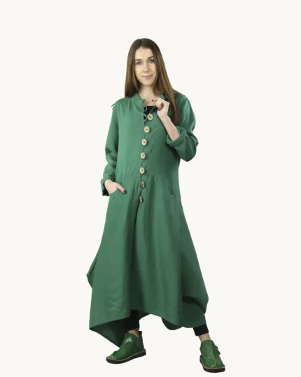 Asymetryczny zielony długi płaszcz lniany damski w stylu oversize, uszyty z naturalnego lnu, Naturalnie Podlasek, widok z przodu