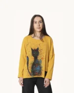Miodowa bluzka dzianinowa oversize z ręcznie malowanym kotem